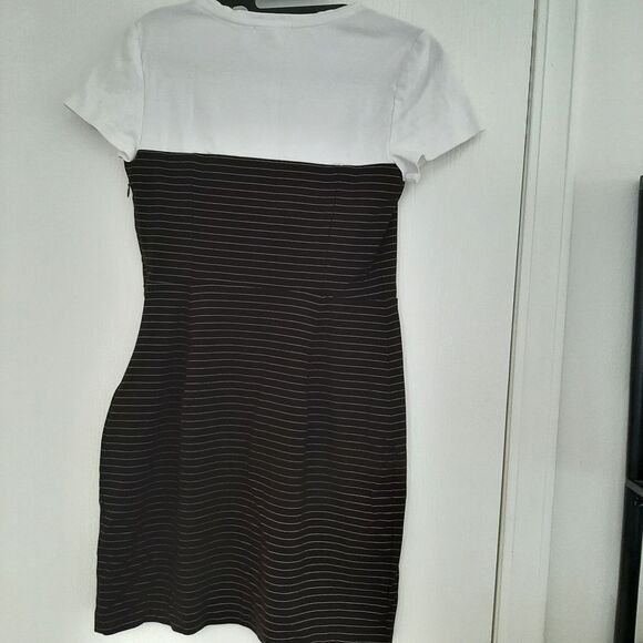 Express Fitted Tshirt Dress side zippered striped black  size small/p - Picture 4 of 9
